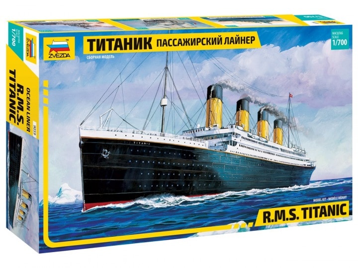 9059  флот  Лайнер Титаник  (1:700)