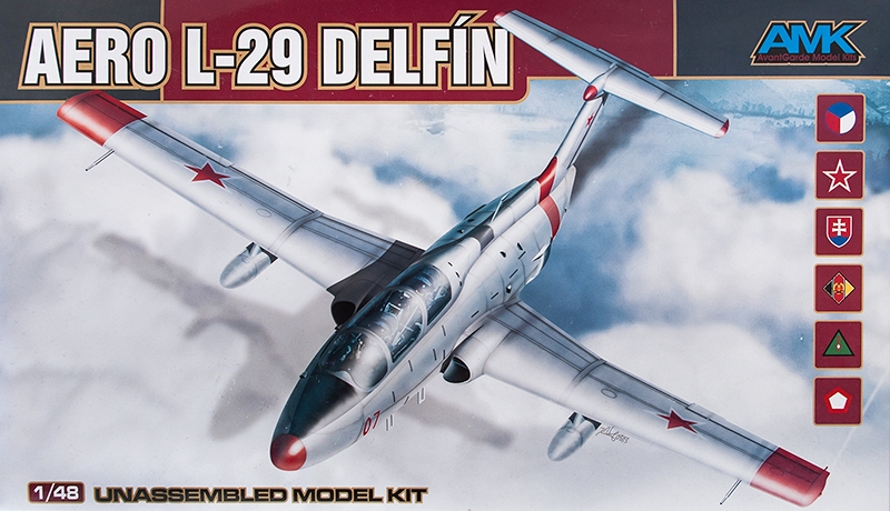 88002  авиация  Aero L-29 Delfin (1:48)
