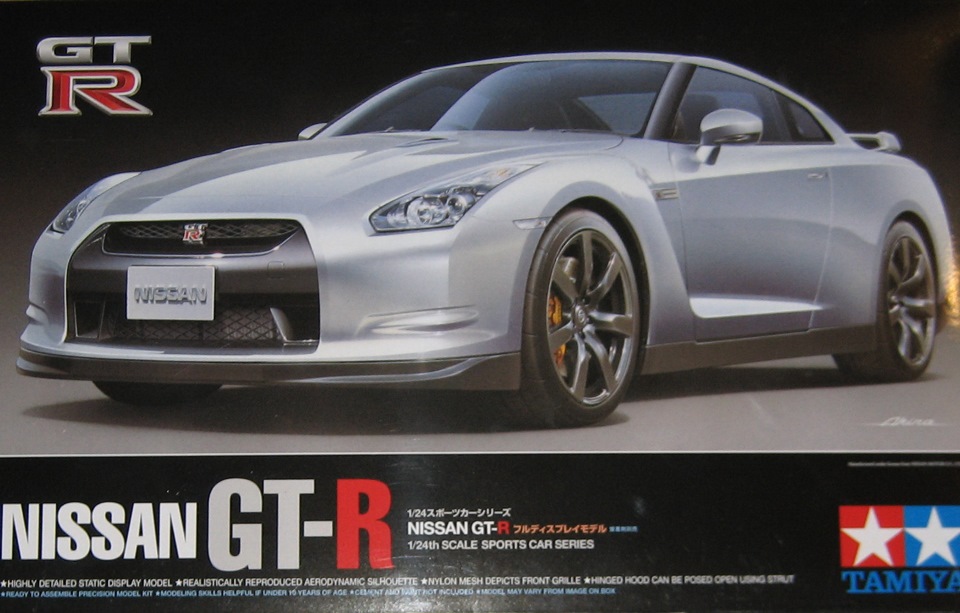 24300  автомобили и мотоциклы  Nissan GT-R (1:24)