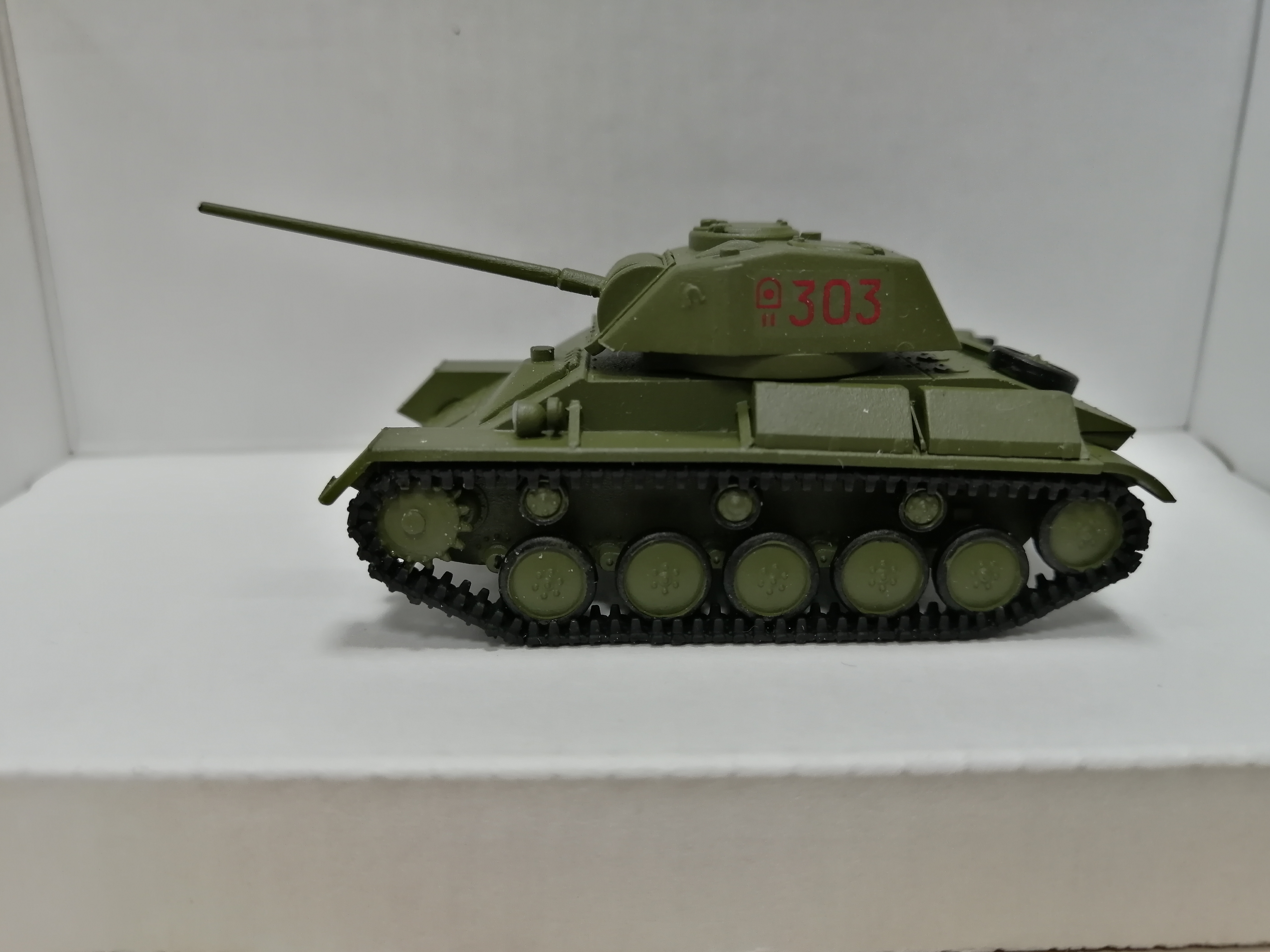 SA338  техника и вооружение  T-80 with VT-43 Gun  (1:72)