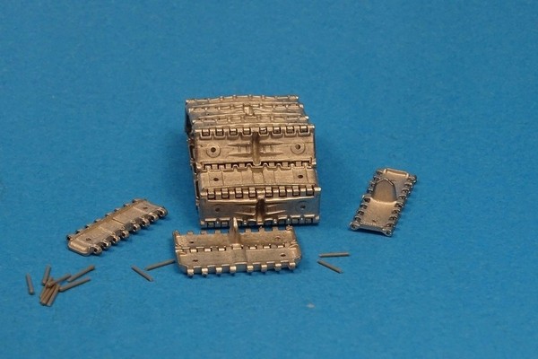 MTL-35018  траки наборные  Tracks for T-34 550mm M1940 Early Type 2  (1:35)