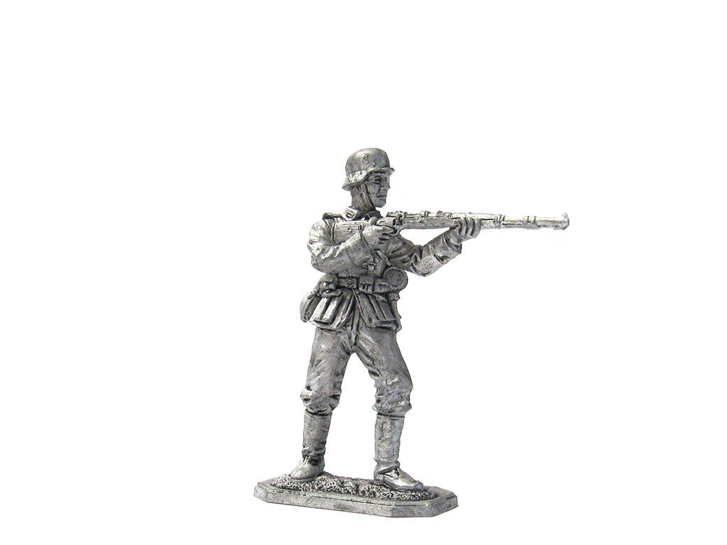 vnt-01  миниатюра  Немецкий пехотинец с винтовкой Mauser 98, 1944-45  (54мм)