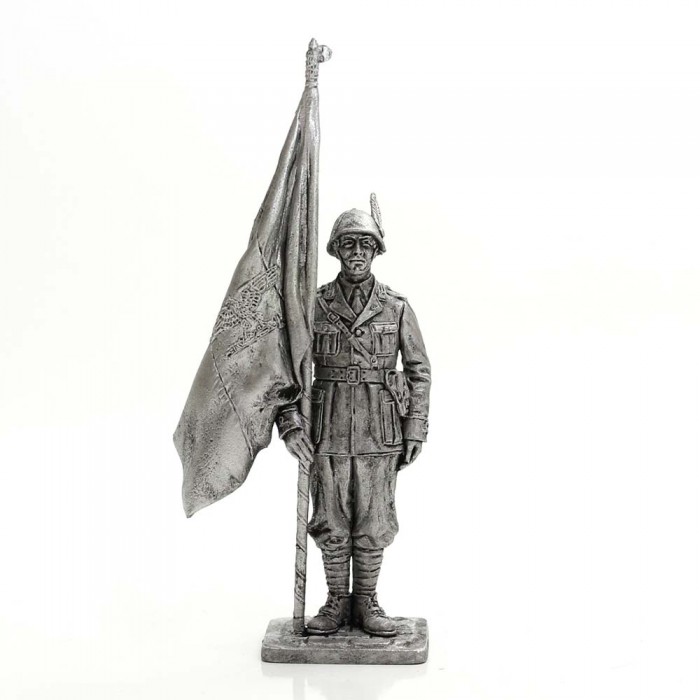 102 М  миниатюра  Итальянский знаменосец, альпийской дивизии 1942г.
