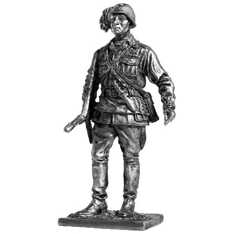 109 M  миниатюра  Офицер берсальеров батальона "Б.Муссолини" 1943-45