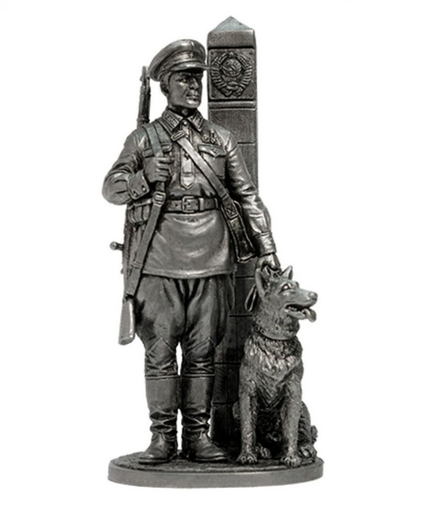 WW2-23  миниатюра  Младший сержант Пограничных войск НКВД с собакой, 1941 г. СССР