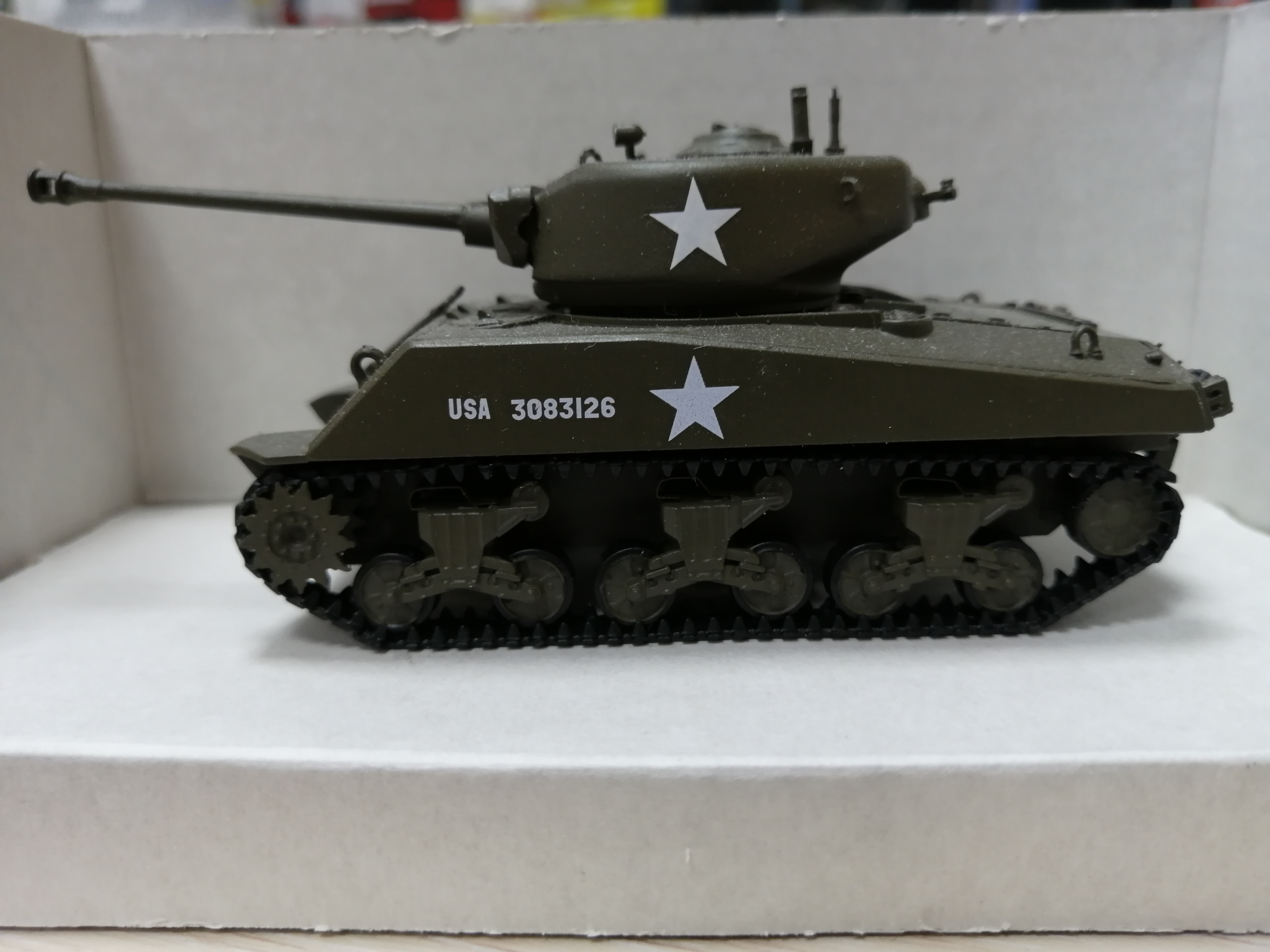 UM390  техника и вооружение  M4A2(76)W Sherman  (1:72)