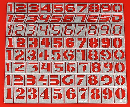 3809  инструменты для работы с краской  Трафарет цифры. 80 символов  (1:35)