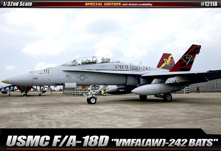 12118  авиация  USMC F/A-18D "VMFA(AW)-242" LE: (1:32)