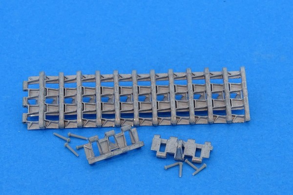 MTL-35076  траки наборные  Tracks for 12,8cm SfL/61 Sturer Emil, VK3001H  (1:35)